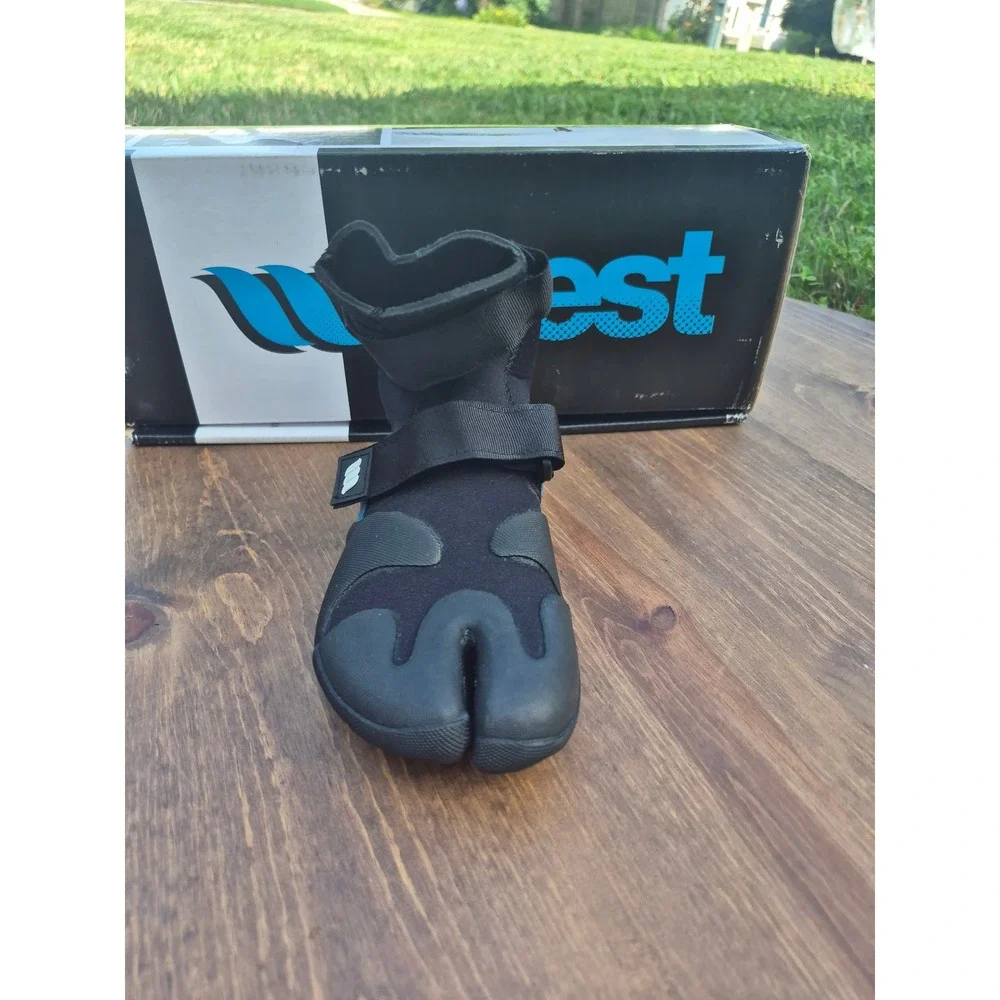 West Wetsuits 3mm Split Toe High Surf Booties Black Blue Size 5 4MB002BLCK GBS